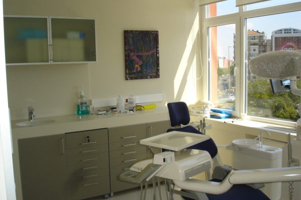 İki Yaka Diş Kliniği 2009 3