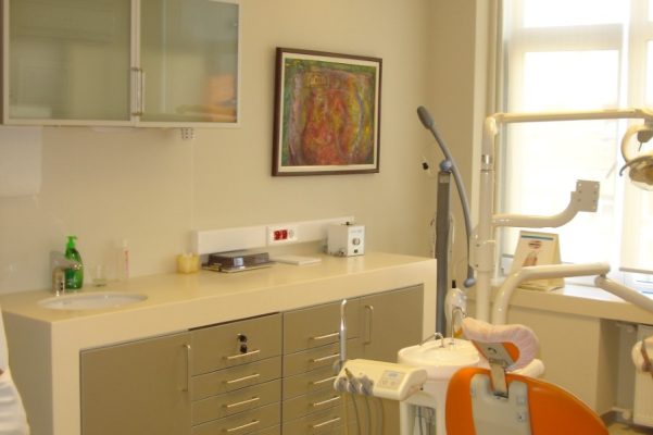 İki Yaka Diş Kliniği 2009 4